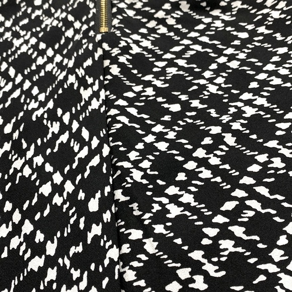 Jones New York Sleeveless Scoop Neck Top Blouse Pull In Zip Front Size Medium - Picture 10 of 12